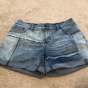 Detailed Jean Shorts